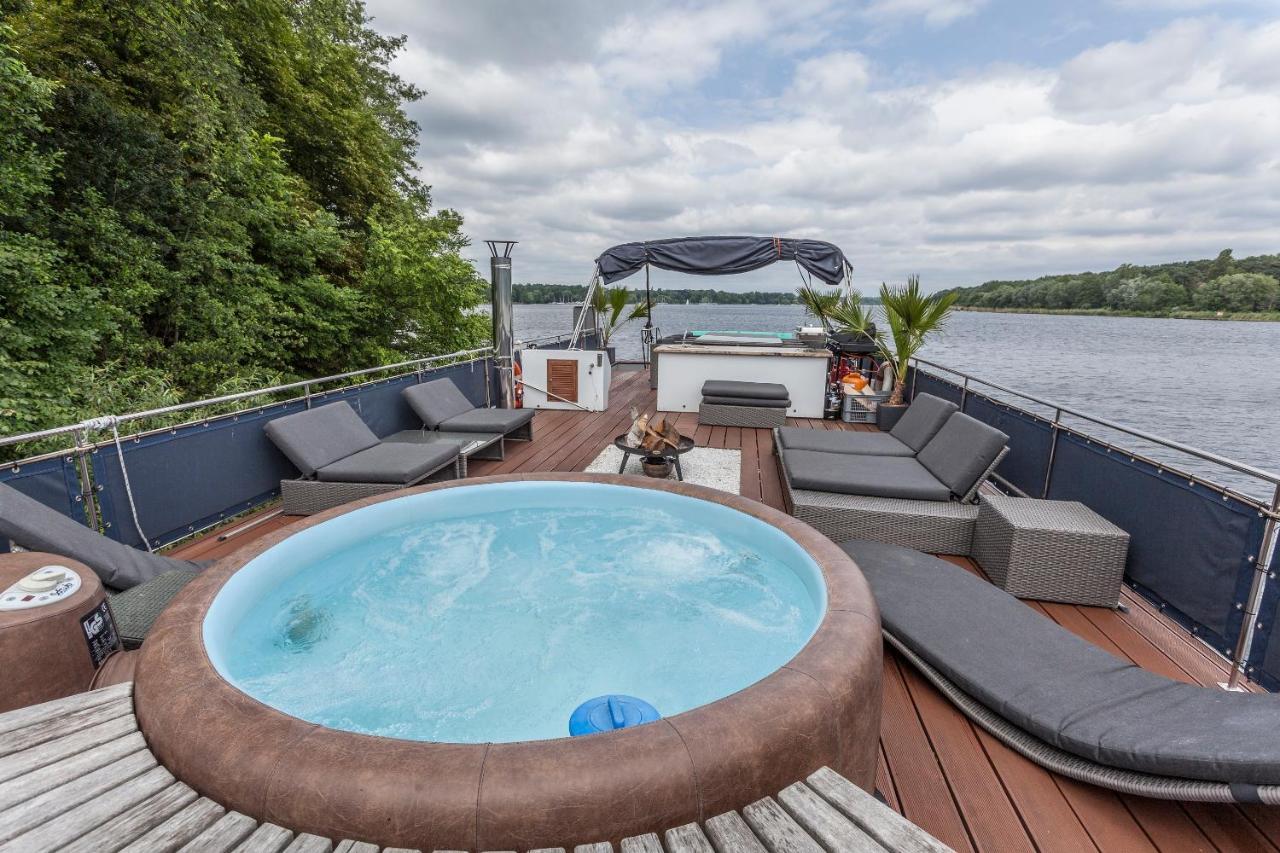 Отель Hausboot Deluxe Берлин Экстерьер фото