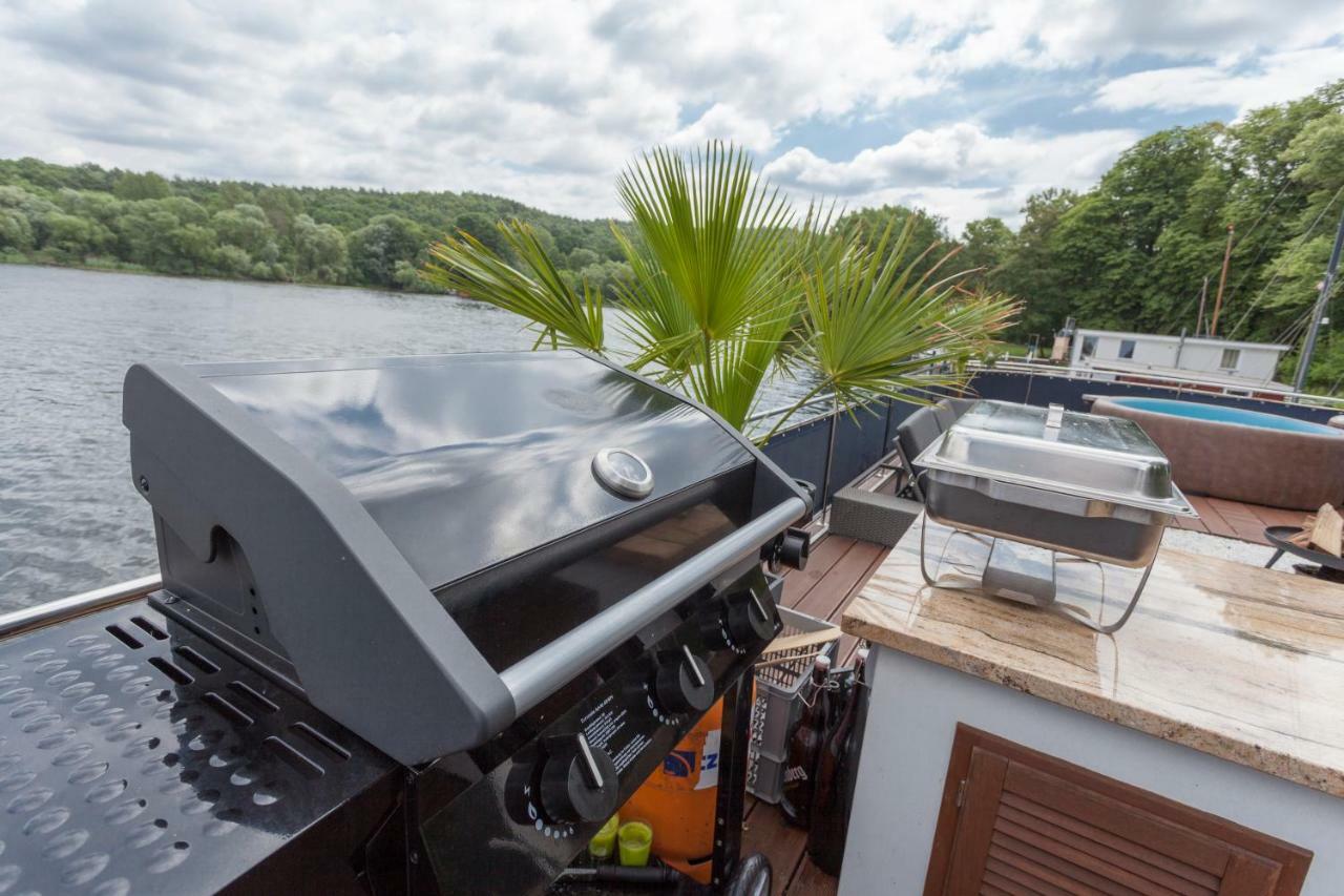 Отель Hausboot Deluxe Берлин Экстерьер фото