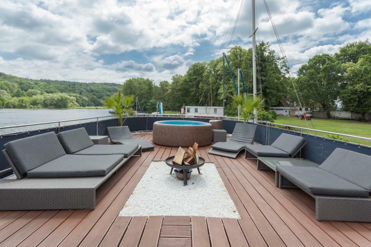 Отель Hausboot Deluxe Берлин Экстерьер фото